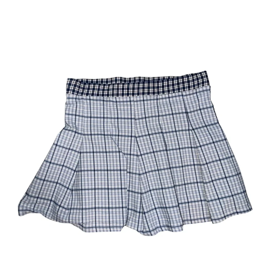 NEW Plaid Stretchy Mini skirt 2 patterns Trendy Sz. LG Wear different ways - Picture 3 of 3